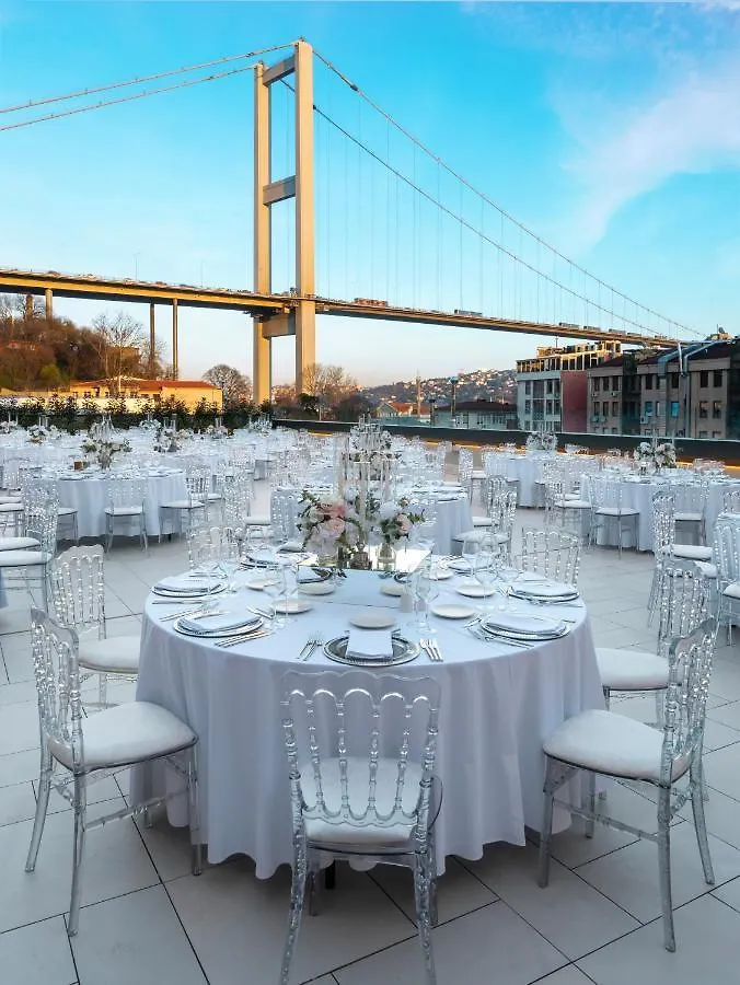 *****  Hotel Crowne Plaza Istanbul - Ortakoy Bosphorus By Ihg Turecko