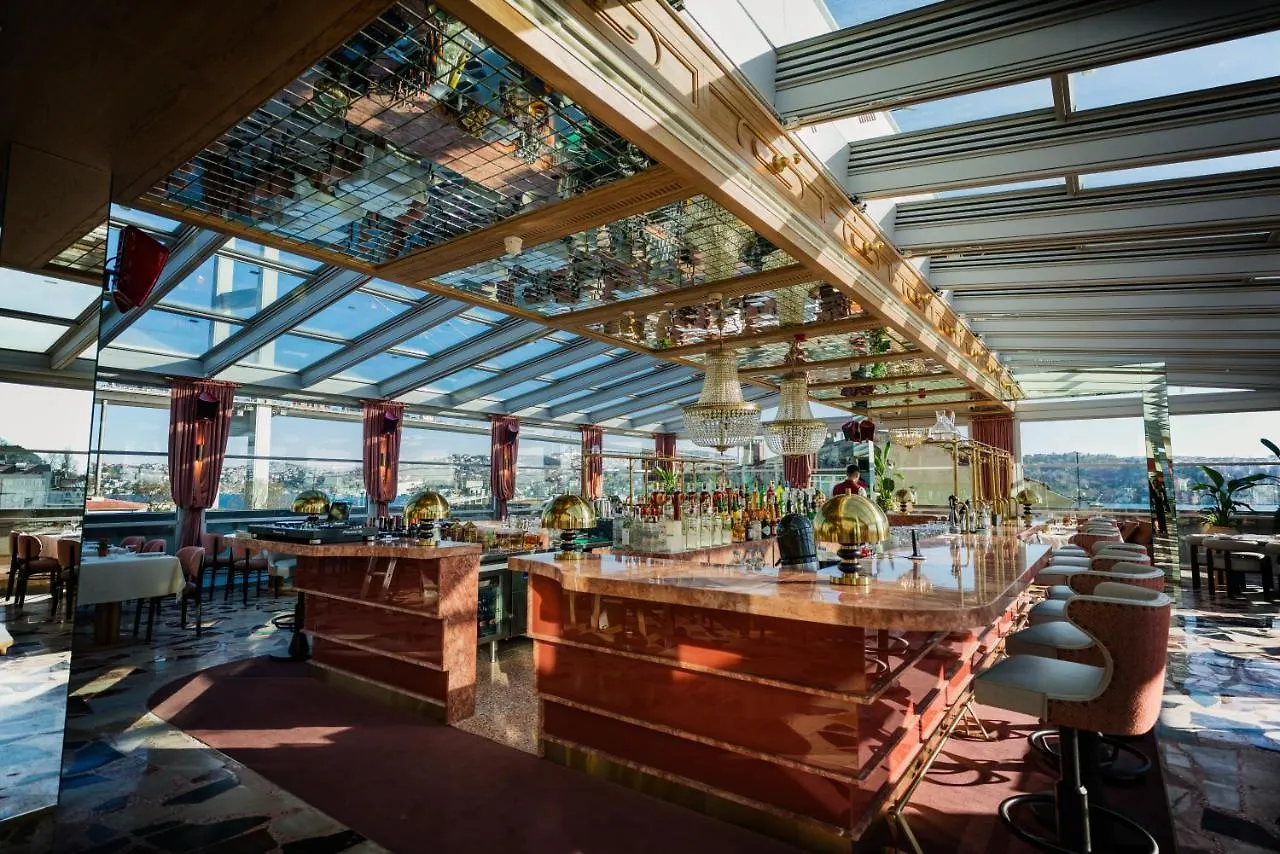 *****  Hotel Crowne Plaza Istanbul - Ortakoy Bosphorus By Ihg Turecko