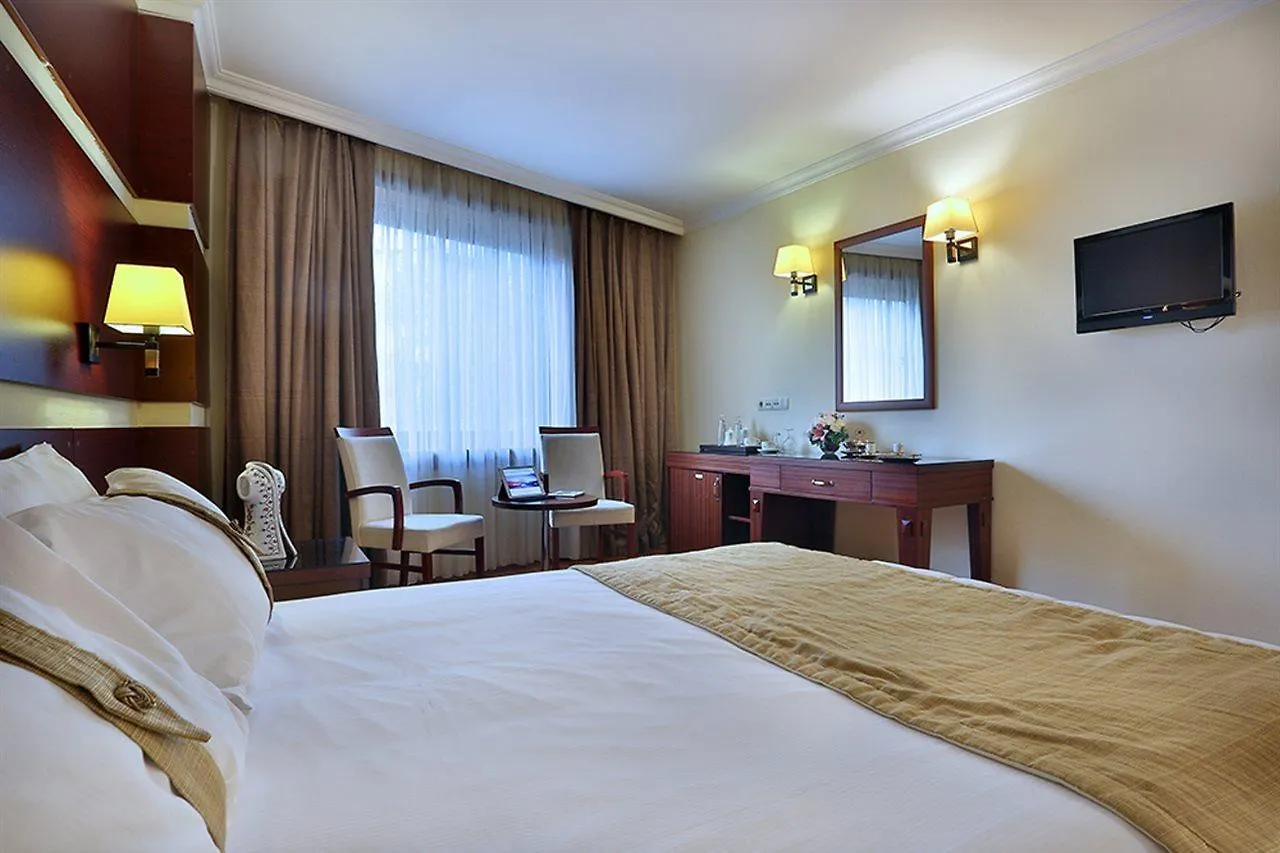 Crowne Plaza Istanbul - Ortakoy Bosphorus By Ihg Hotel